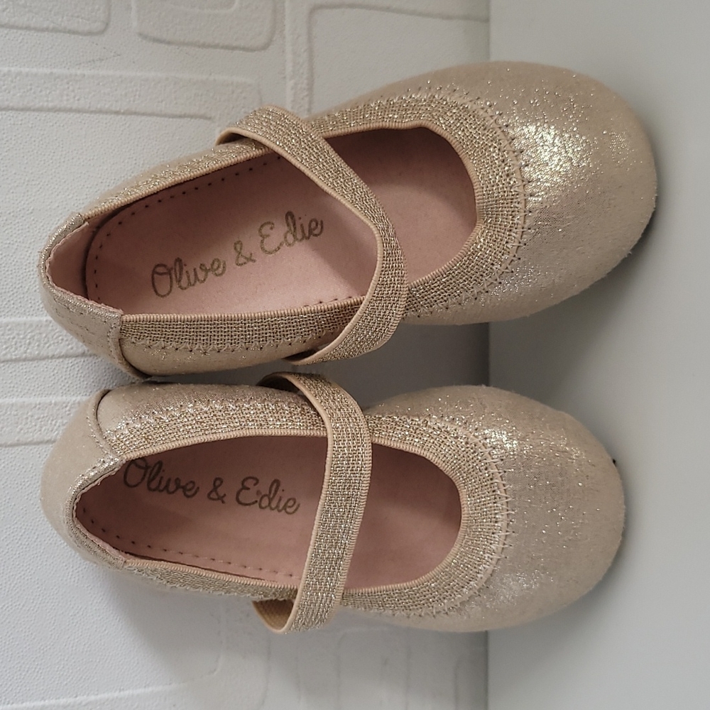 OLIVE AND EDIE GOLD SHIMMER TODDLER DRESS SHOE SIZE 5